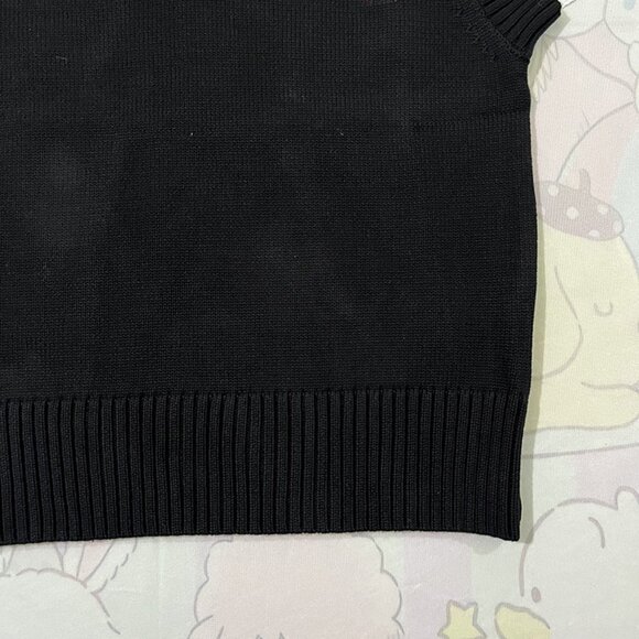 Ami Paris Black V-Neck Knit Vest - Picture 4 of 6